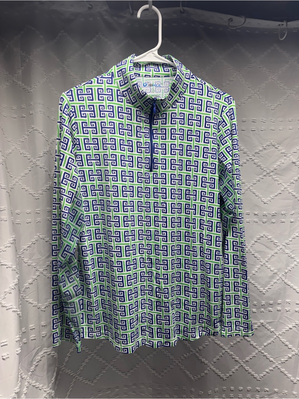 IBKUL Long Sleeve Performance Shirt with Geo Key Pattern in Navy Green
